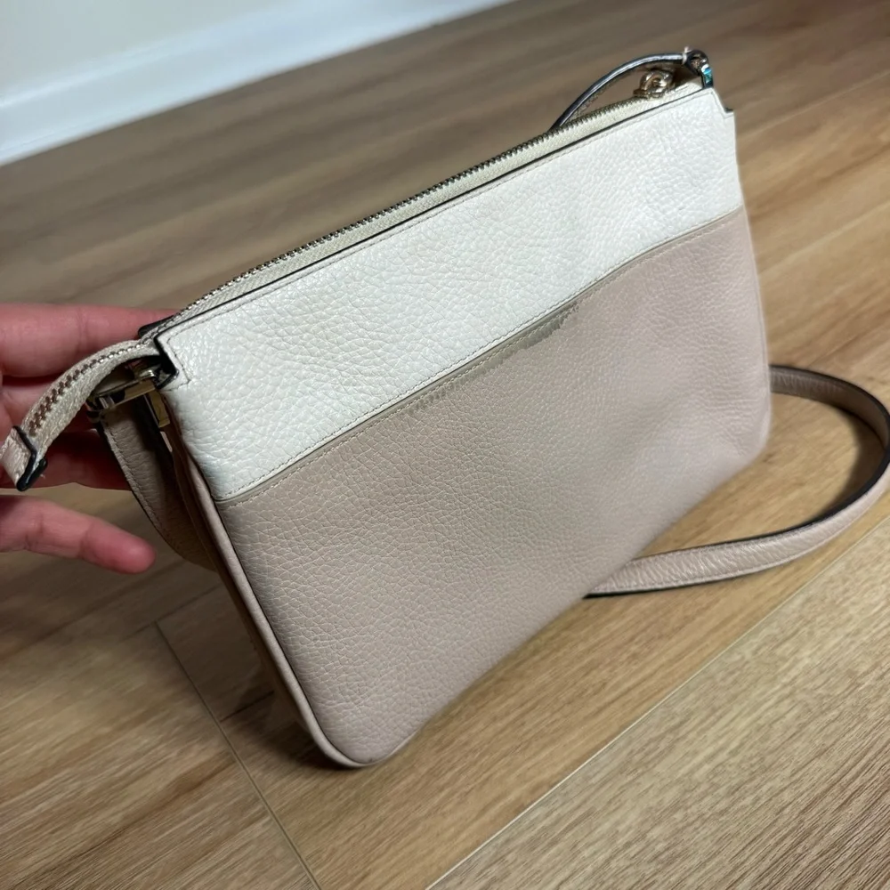Kate Spade Leila Triple Gusset‎ 2 Toned Pebbled Warm Beige & White Crossbody